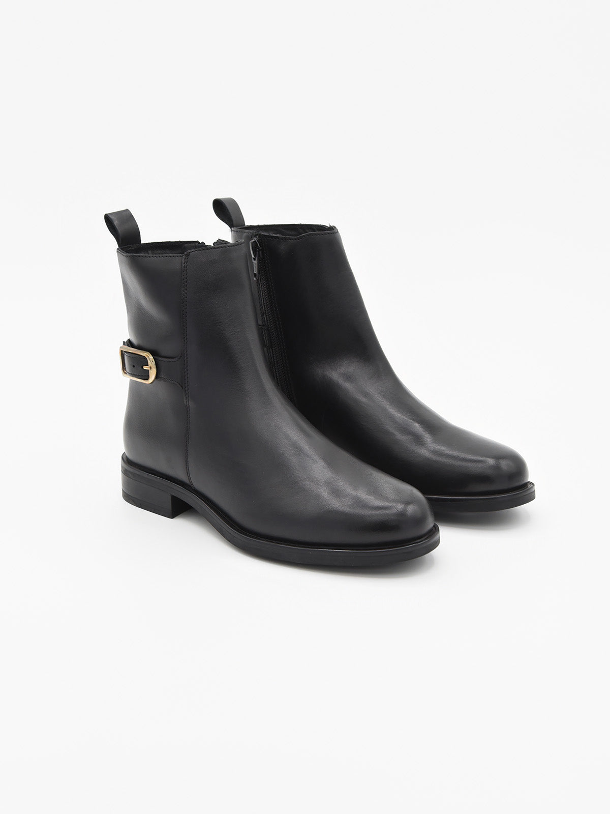 BOTINES NEGROS CON HEBILLA DORADA DE PIEL