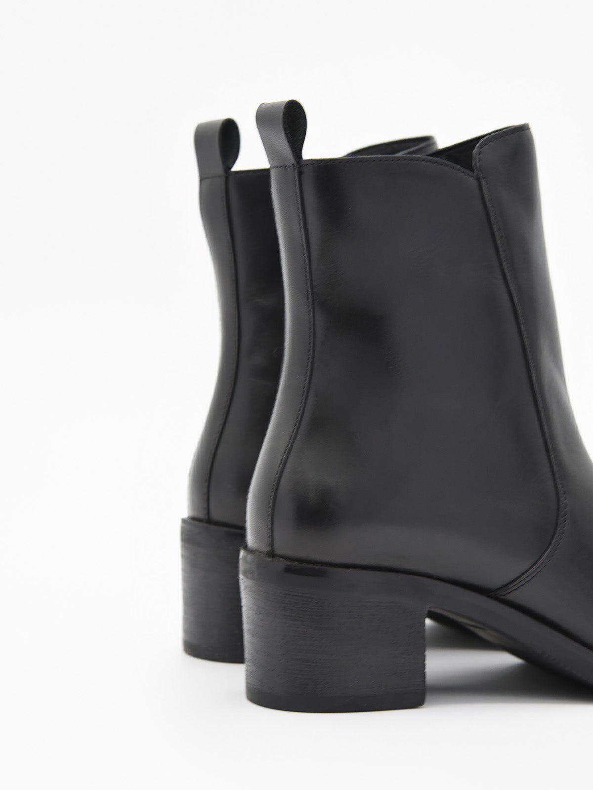 BOTINES NEGROS DE TACÓN MEDIO