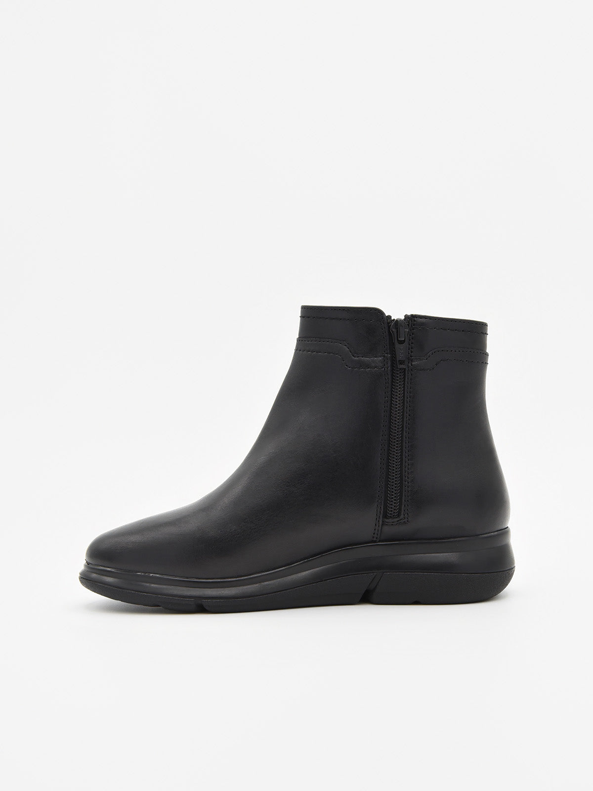 BOTINES NEGROS CON ELÁSTICO LATERAL