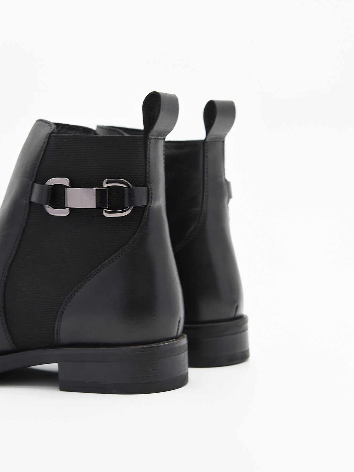 BOTINES NEGROS CON ELÁSTICO