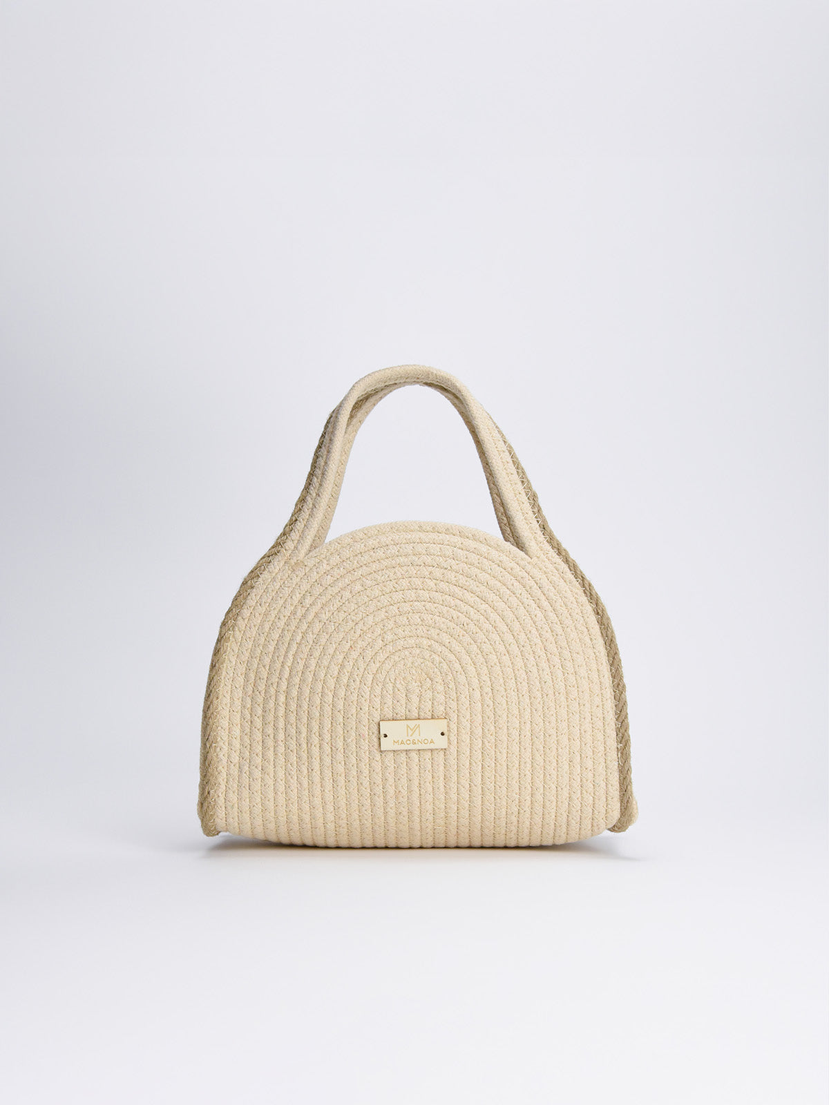 Bolso de rafia beige con diseño semicircular